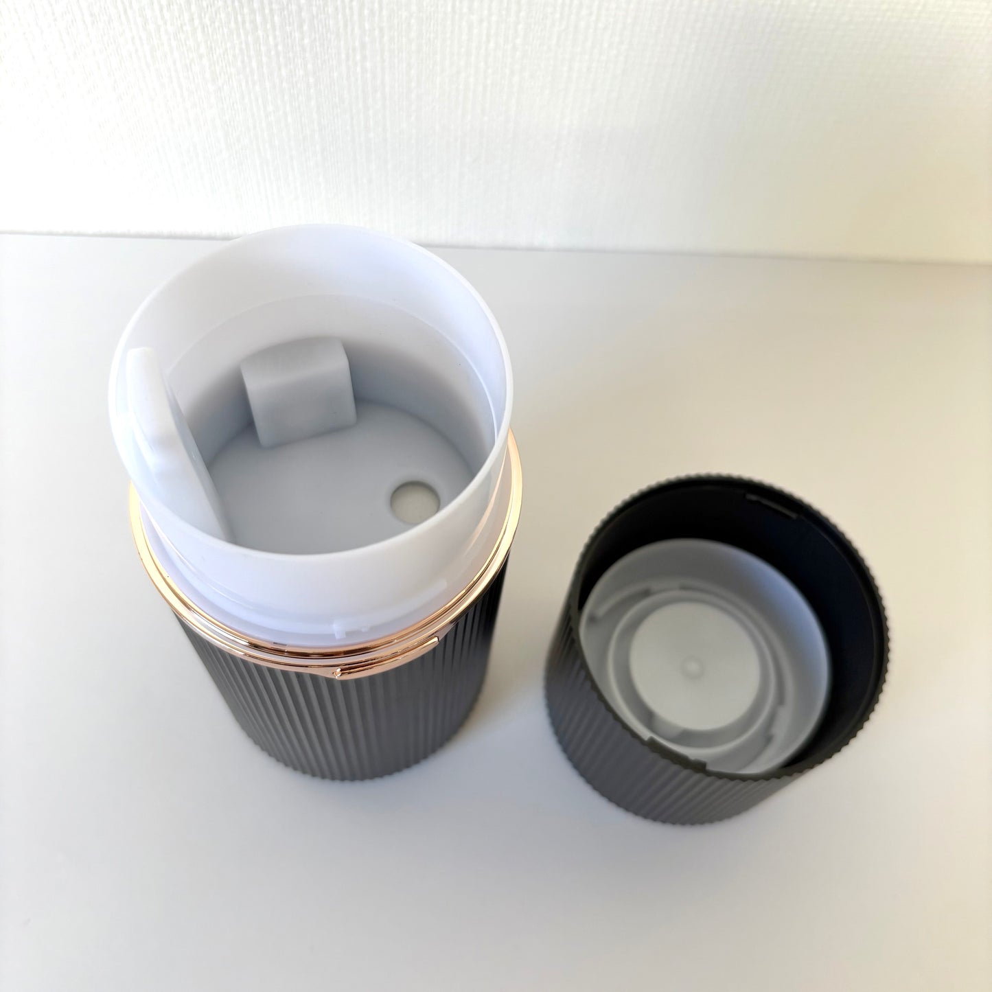 ワンダーミスト コードレス(充電式)超音波アロマディフューザー【黒】