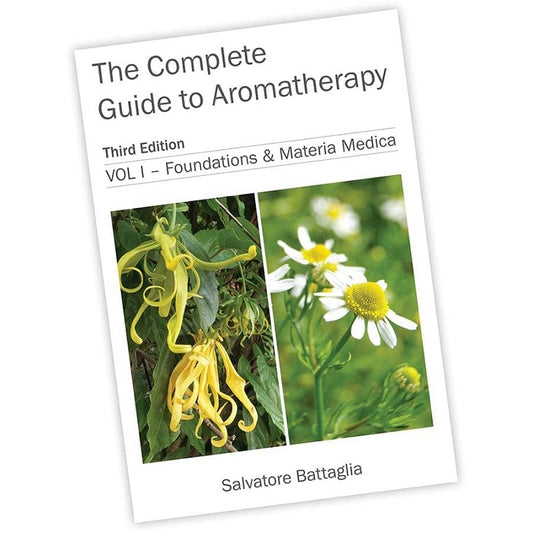 The Complete Guide to Aromatherapy 3rd Edition Vol.1 【英語版】