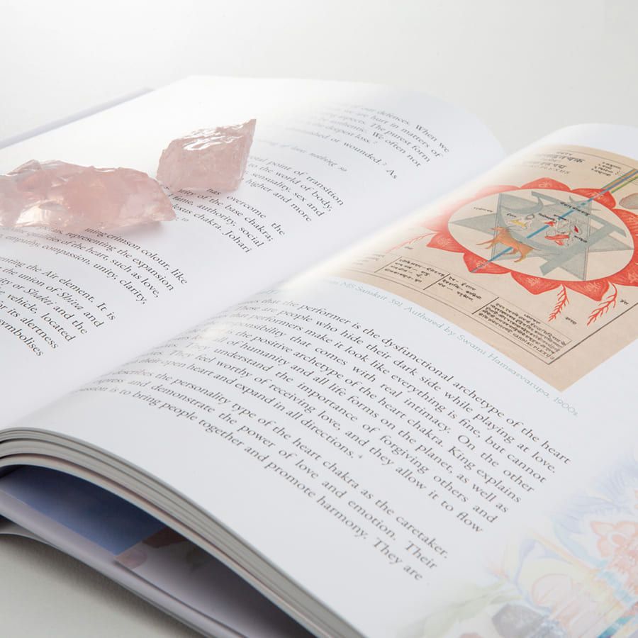 Aromatherapy and Chakras Book【英語版】