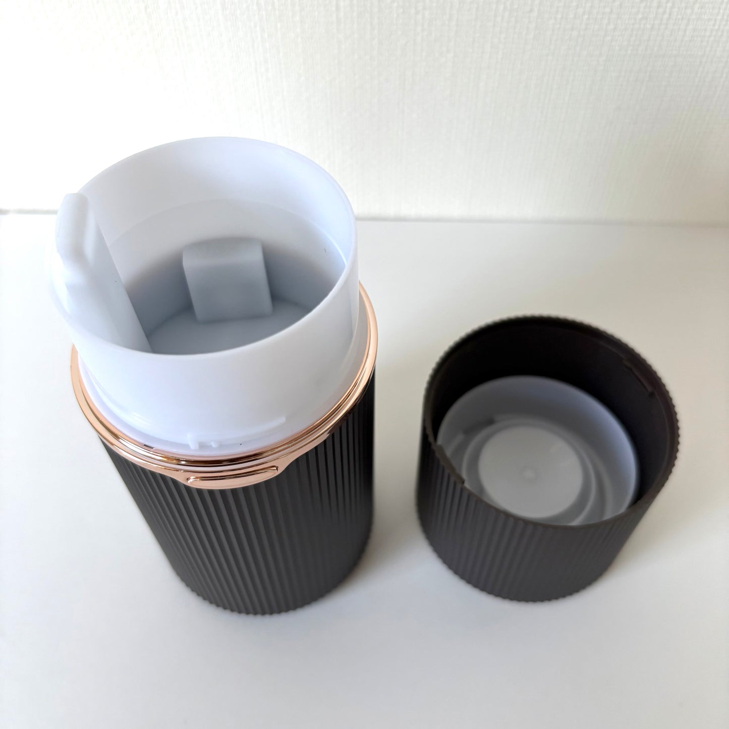 ワンダーミスト コードレス（充電式）超音波アロマディフューザー【ブラウン】